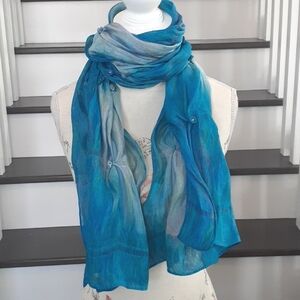 Super unique Esprit scarf / wrap in shades of blue ❄️